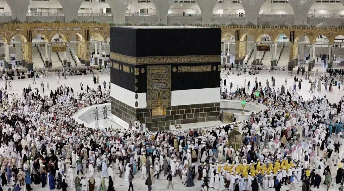 Umrah 116 minutes, perform Umrah in 116 minutes, Saudi Vision 2030 Umrah, Makkah Umrah record, Umrah management Saudi Arabia, Grand Mosque Umrah time, fastest Umrah 2025, Umrah pilgrims experience, Umrah news update, Masjid al-Haram technology